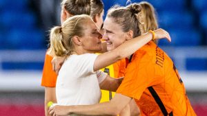 Thumbnail voor Sarina Wiegman sluit tijdperk als bondscoach af: 'Ben echt supertrots op deze ploeg'