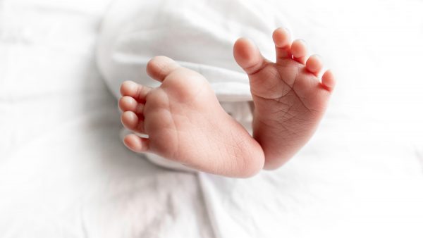 vader-aangehouden-gewonde-baby