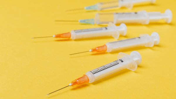 Verplicht vaccineren: mag je werkgever je dwingen?