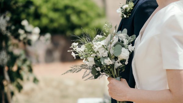 Bruidegom zet het halverwege entree op een rennen: 'Bruid bijna in tranen'