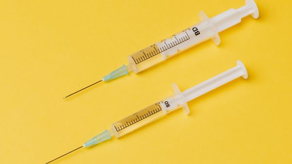 WHO roept op tot tijdelijke stop op ‘vaccinbooster’