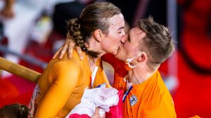 Thumbnail voor Braspennincx pakt (net als haar vriend) goud op olympische wielerpiste: 'Onwerkelijk'