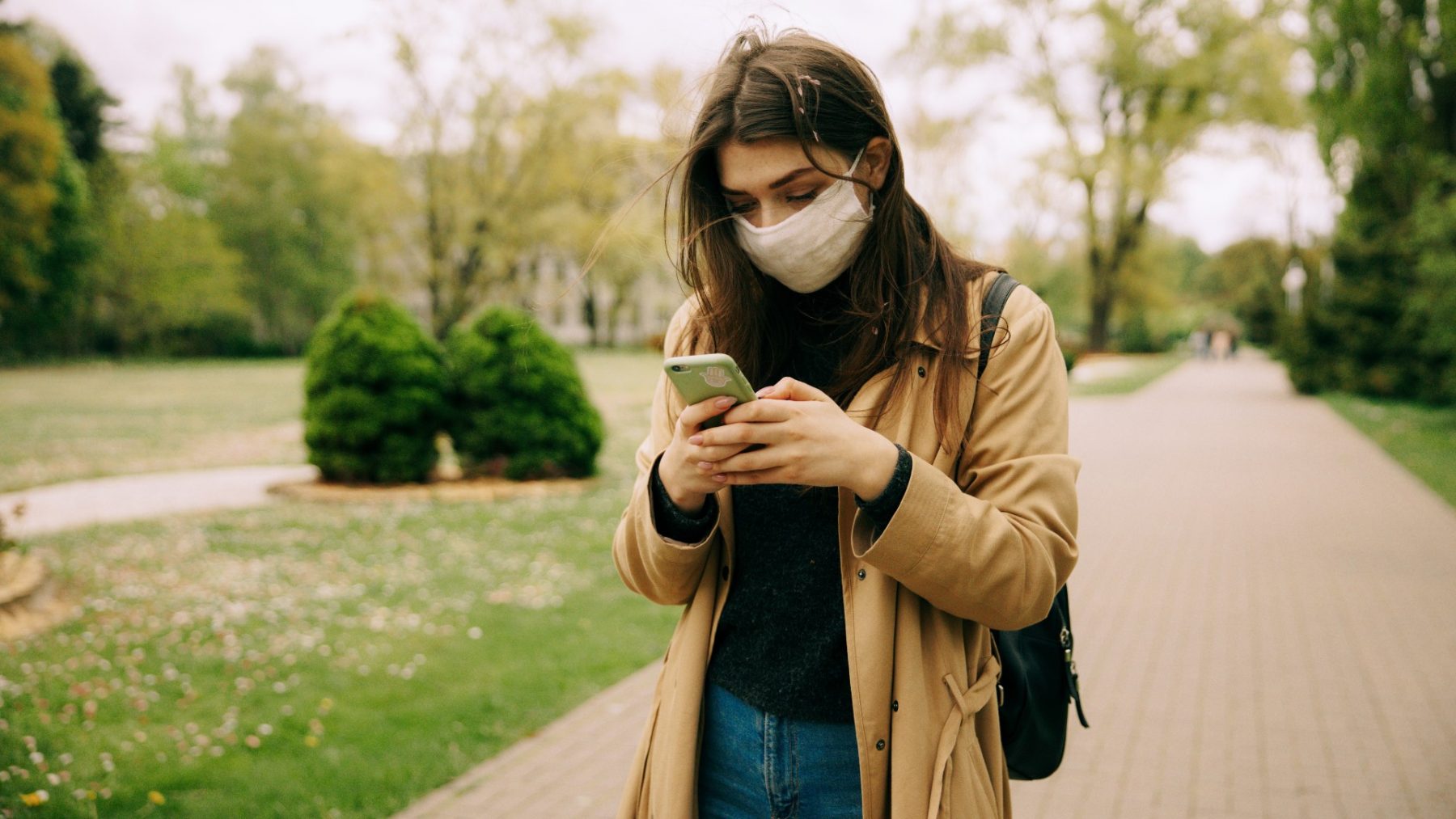 Vrouw die wordt bestolen van telefoon zoekt veertienjarige telefoondief thuis op