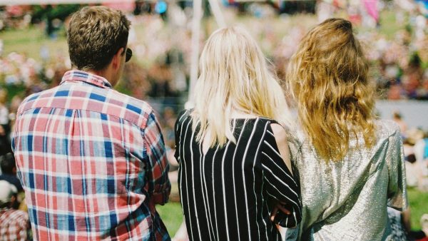 Linda (36) brak met haar man én beste vriendin: 'Ze spraken af tijdens mijn avonddiensten'