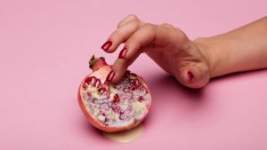 Thumbnail voor Seksuoloog Eveline Stallaart over menstruatie masturbatie: 'Het neemt de pijn weg'