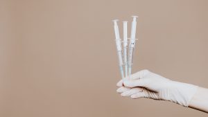 Thumbnail voor 75.000 doses AstraZeneca onderweg van Nederland naar Namibië