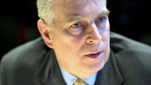 Prins Andrew aangeklaagd door Epstein-slachtoffer voor seksueel misbruik