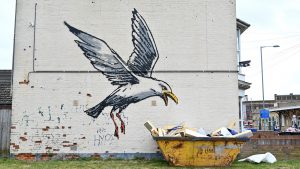 Thumbnail voor Liet Banksy nieuwe muurschilderingen achter in Britse kustdorpen?