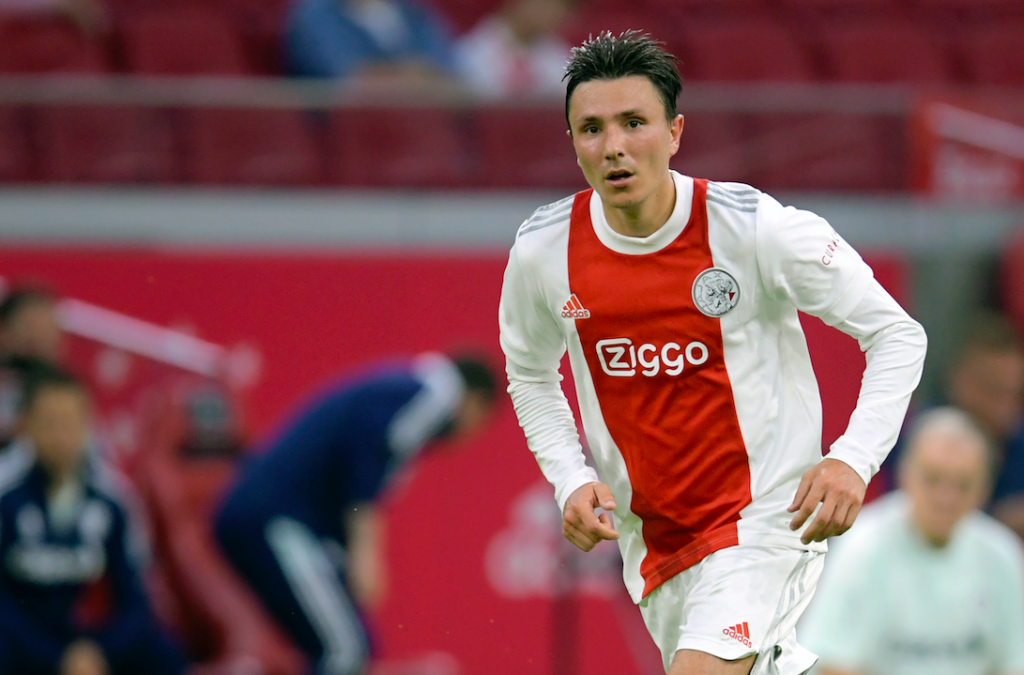 Voetballer Berghuis doet aangifte na bedreiging gezin