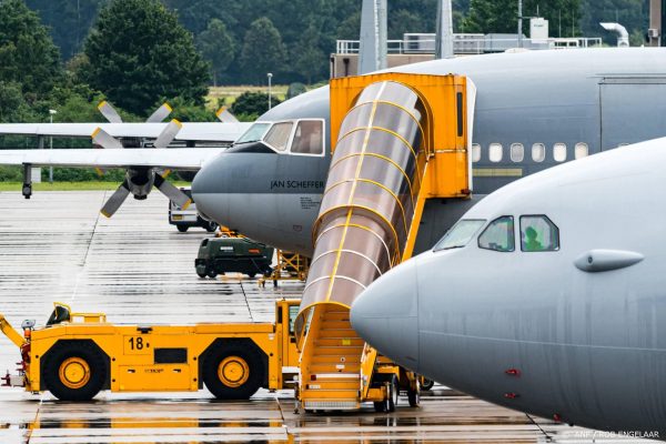 Nederlands vliegtuig kan niet landen op luchthaven Kabul: 'Vertraagd tot nader order'