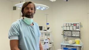 Thumbnail voor Chirurg Martin Janssen vergroot penissen: 'Sommige patiënten zijn nu pornoacteur'