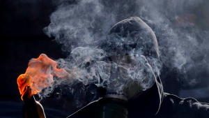 Thumbnail voor Molotovcocktail door raam bij journalist Willem Groeneveld: 'Aanslag op de journalistiek'