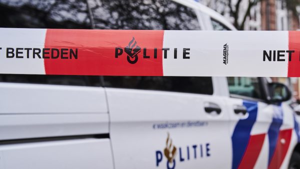 Politie deelt beelden van aanslagplegers op woning journalist Groeneveld