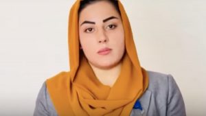 Thumbnail voor Afghaanse journalist vertelt in video hoe Taliban vrouwen hun baan ontnemen: 'Help ons'