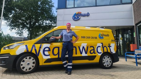 Josien Schut liet zich omscholen van tandartsassistent naar wegenwacht: 'Ben one of the guys'