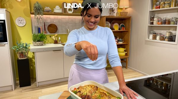 Een Hollandse zomer vraagt om Hollandse kost: ovenschotel met broccoli en saucijs