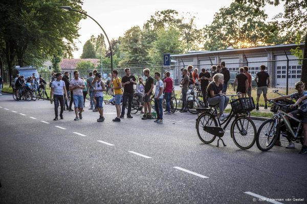 Demonstratie bij opvanglocatie Harskamp tegen Afghaanse vluchtelingen