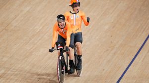 Thumbnail voor Baanrenners Tristan Bangma en Patrick Bos pakken eerste goud op Paralympics