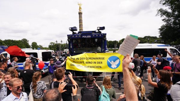 Grote demonstratie in Berlijn tegen coronamaatregelen Duitse regering