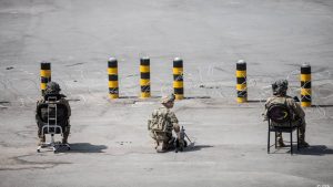 Thumbnail voor Laatste fase Amerikaanse aftocht uit Afghanistan begint, Franse en Britse evacuatiemissies beëindigd
