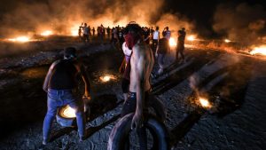 Thumbnail voor Israël voert luchtaanvallen uit in Gaza vanwege ‘brandende ballonnen’