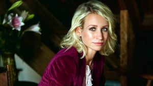 Thumbnail voor Dionne Stax deelt beelden met kersverse liefde Steven Jansen: 'Hier dansten we de salsa'
