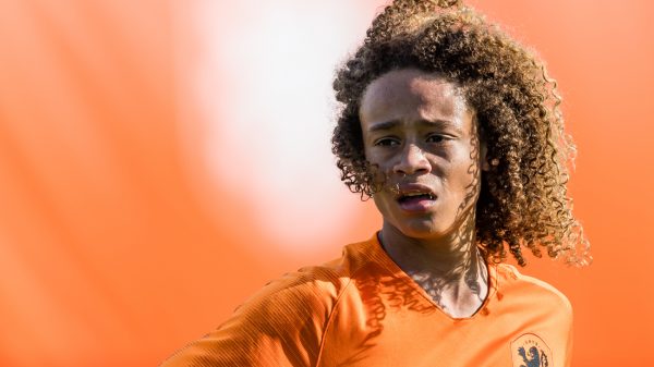 Vijf spelers Oranje Onder 19 weggestuurd door overtreden coronaregels