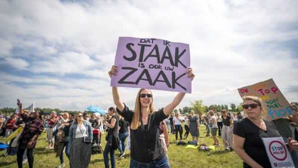 Medewerkers honderden kinderopvanglocaties staken opnieuw, werkdruk moet omlaag