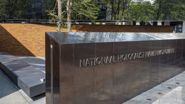 Namenmonument voor Nederlandse Holocaustslachtoffers zondag open