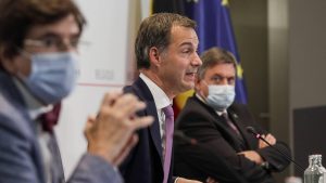 Thumbnail voor Premier België haalt keihard uit naar niet-gevaccineerden