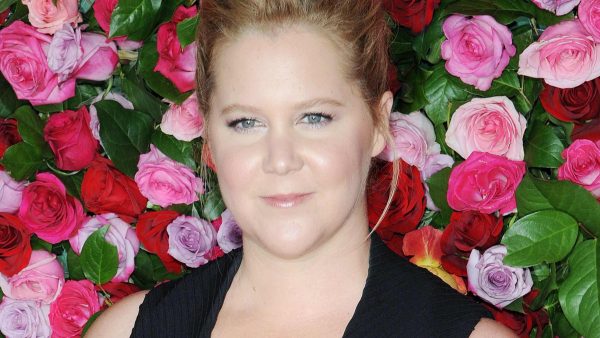 Amy Schumer laat baarmoeder verwijderen en legt uit waarom in video