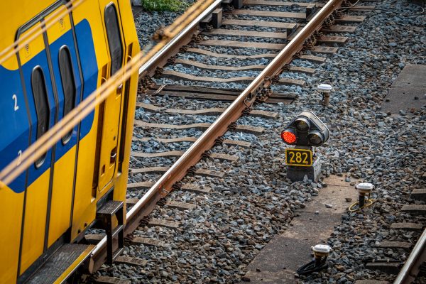 Verdachte gearresteerd in trein Apeldoorn om bommelding