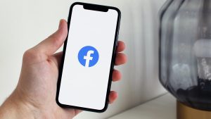 facebook-probeert-positief-beeld-schetsen-van-zichzelf-newsfeed