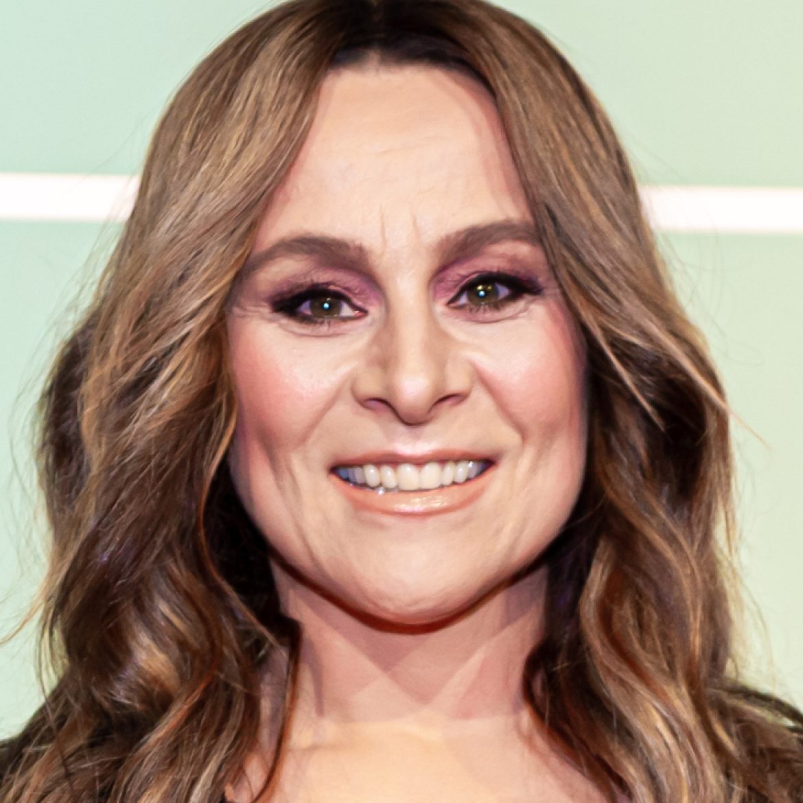 Trijntje weer op het podium na overlijden vader Huub Oosterhuis: 'Zingen is mijn heilige plicht'