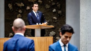 Thumbnail voor D66 en GL verlaten debat na oorlogsvergelijkingen Thierry Baudet: 'Je bent knettergek'