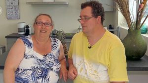 Thumbnail voor Wisselende reacties op gezin uit 'Steenrijk, Straatarm': 'Even de boel opruimen kan toch wel?'