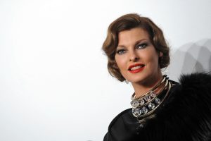 Thumbnail voor Ex-model Linda Evangelista ‘misvormd’ na mislukte cosmetische ingreep: 'Ik ben onherkenbaar'