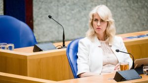 Thumbnail voor Kabinet ontslaat staatssecretaris Keijzer na kritiek op coronapas