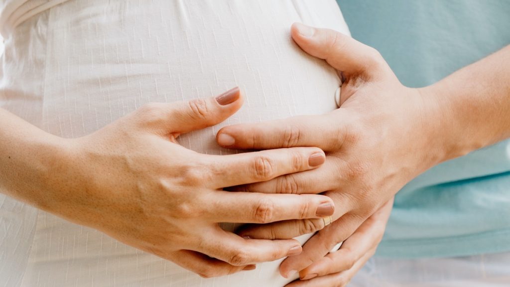 Lara (35) was 20 weken zwanger toen haar man vreemdging: 'Het was een hel'