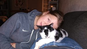 Thumbnail voor Sinds Anna Neeltjes kat vermist is, krijgt ze rare telefoontjes: 'Ze riepen: 'Je kat is dood''