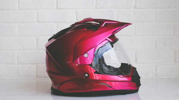 Emmie deed haar behoefte in een motorhelm: 'Hij noemde me een zeikwijf'