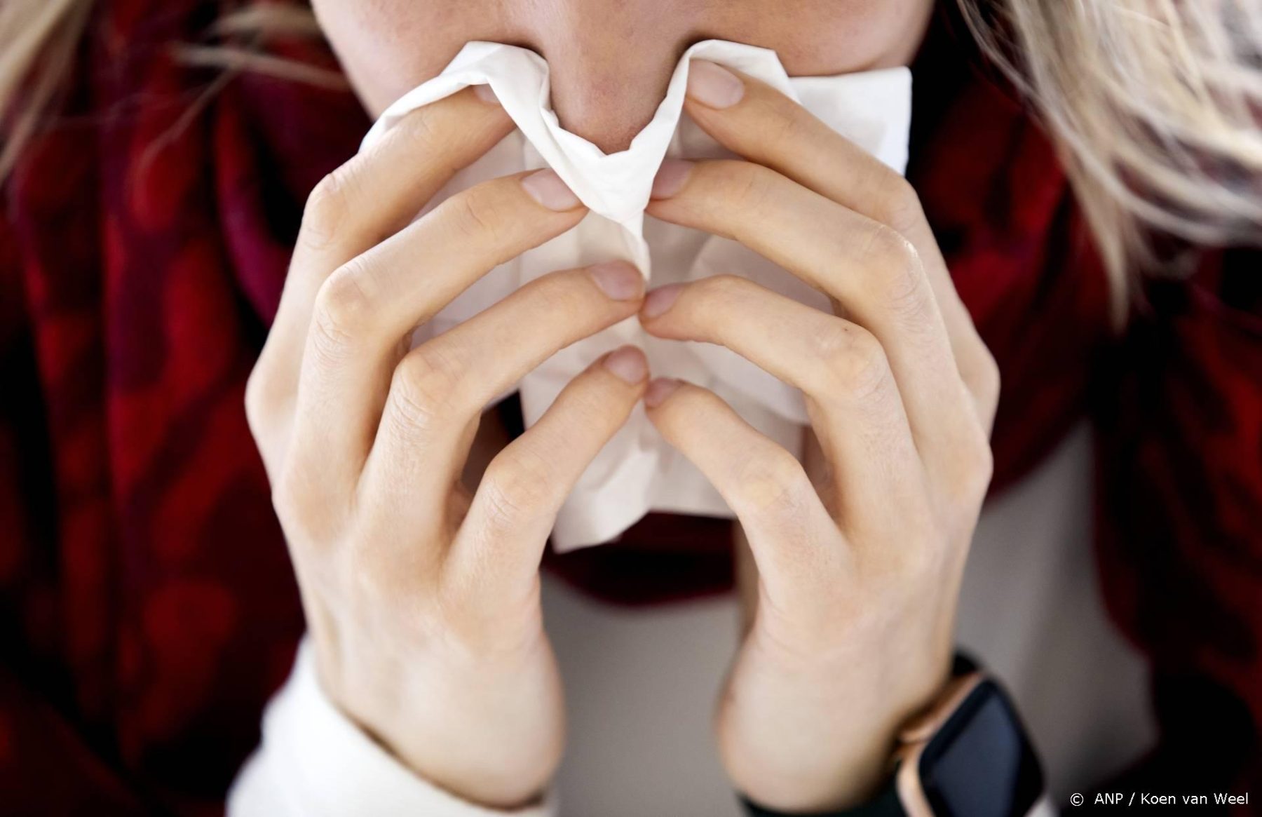 Neusvocht bevat maanden na coronabesmetting nog antistoffen