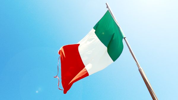 standbeeld verontwaardiging Italië