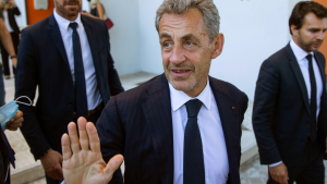 Thumbnail voor Eén jaar vrijheidsstraf voor Franse oud-premier Sarkozy, schuldig bevonden aan fraude