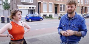 Thumbnail voor Tim Hofman confronteert pleger van straatintimidatie: ‘Niet fijn om lastiggevallen te worden?’