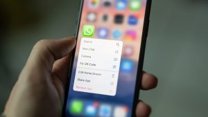 Thumbnail voor Grote storing maakt WhatsApp, Facebook en Instagram onbereikbaar