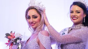 Thumbnail voor Miss World Nederland trekt zich terug, weigert zich te vaccineren