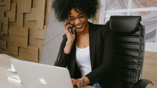 Aantal werkende vrouwen neemt toe, ook na gezinsuitbreiding