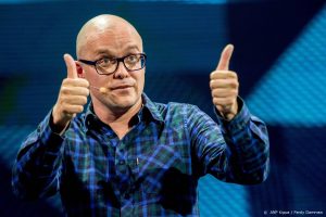 Thumbnail voor Van 'goesting' tot 'appelsiensap': Philippe Geubels leent stem aan Google Assistent