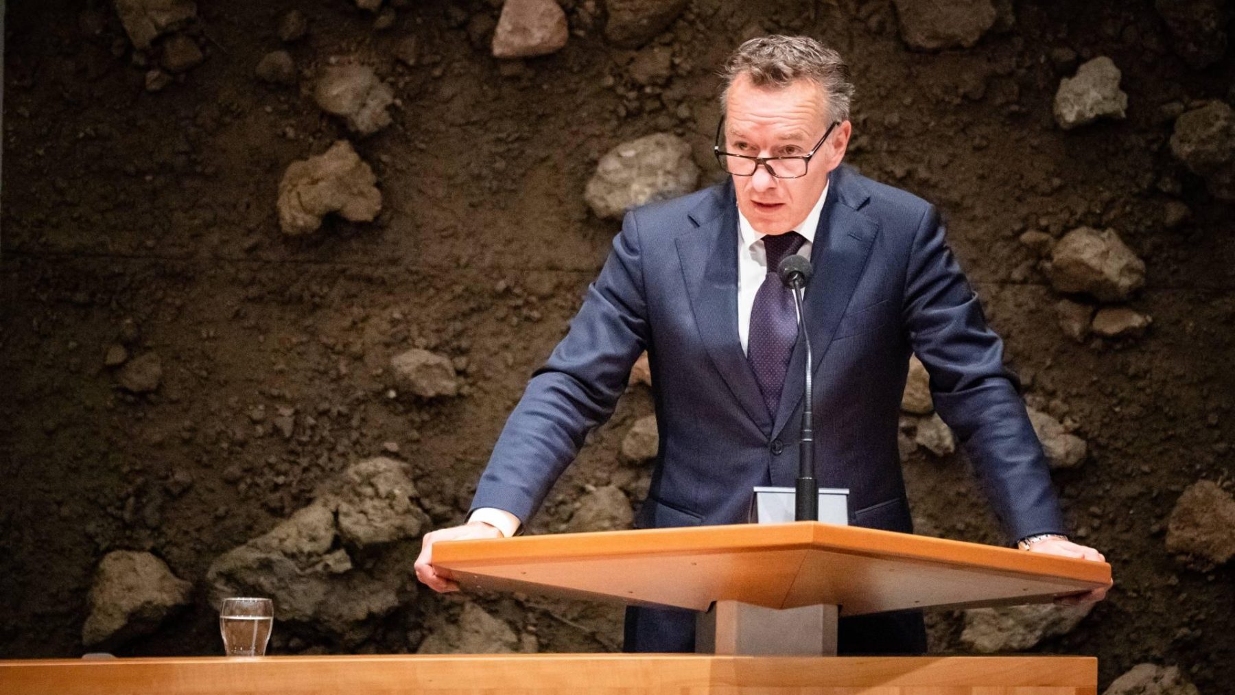 Van Haga moet van de rechter weer toegang krijgen tot LinkedIn